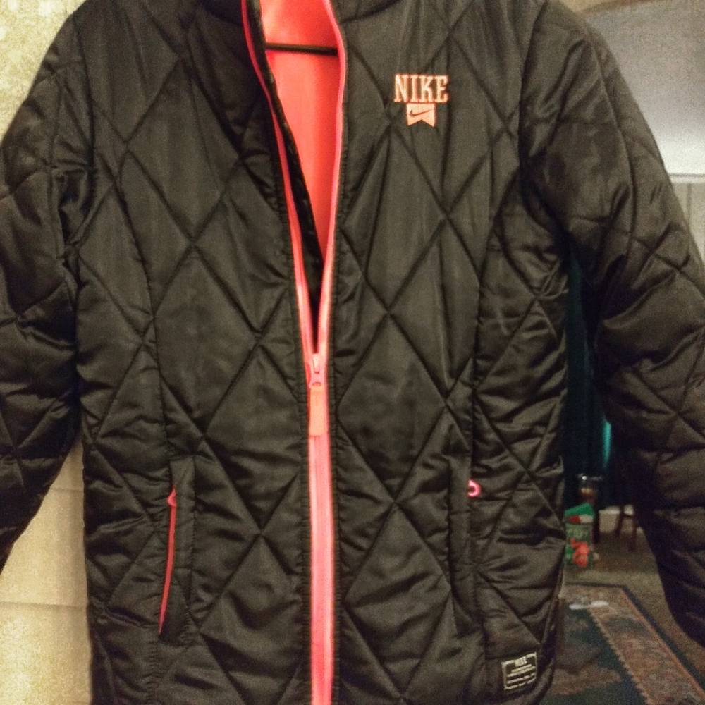 NIKE PUFFY JACKET